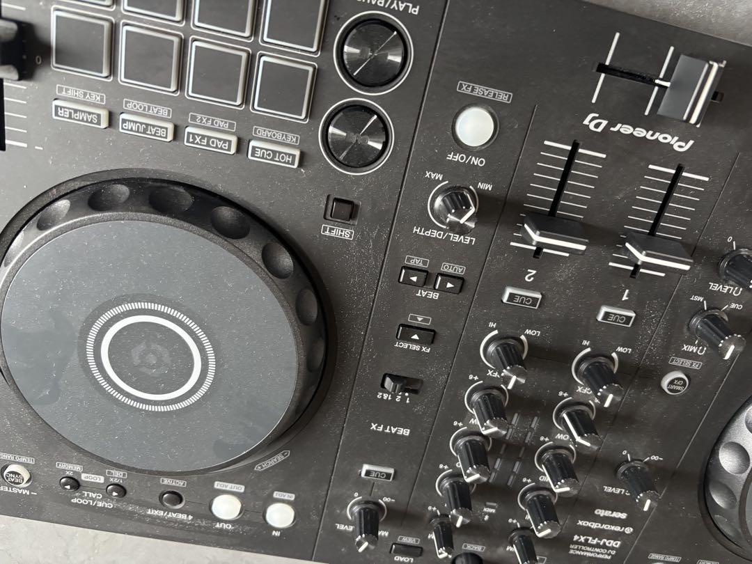 Pioneer DJ DDJ-FLX4 コントローラー
