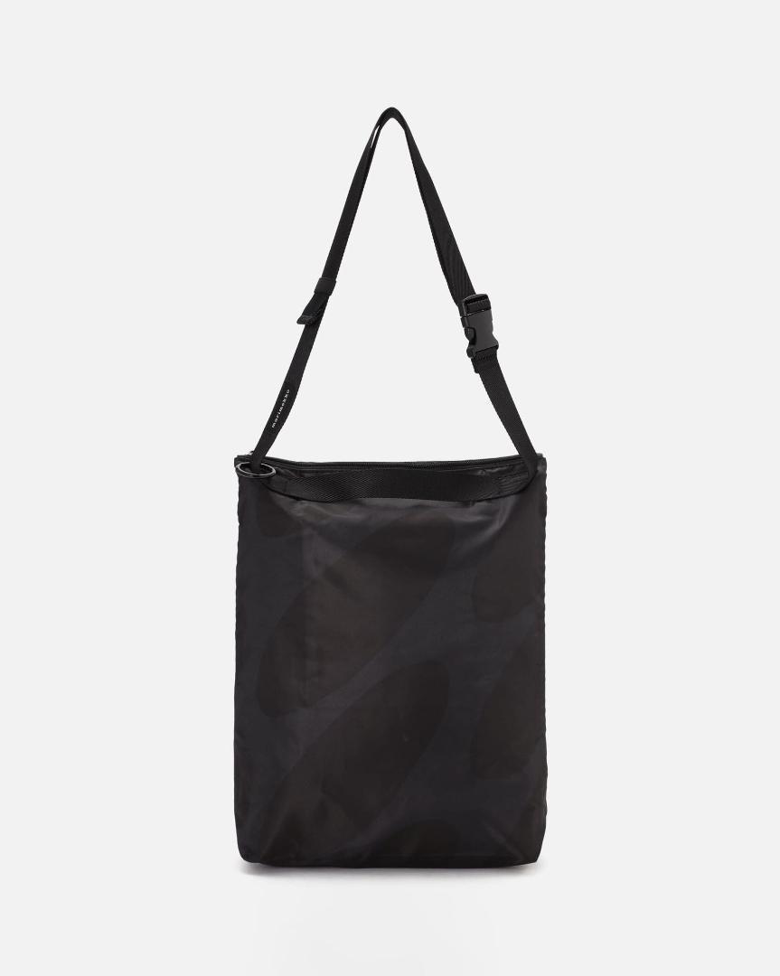 完売品　定価17600円マリメッコNeatCrossbodyLinssi バッグ