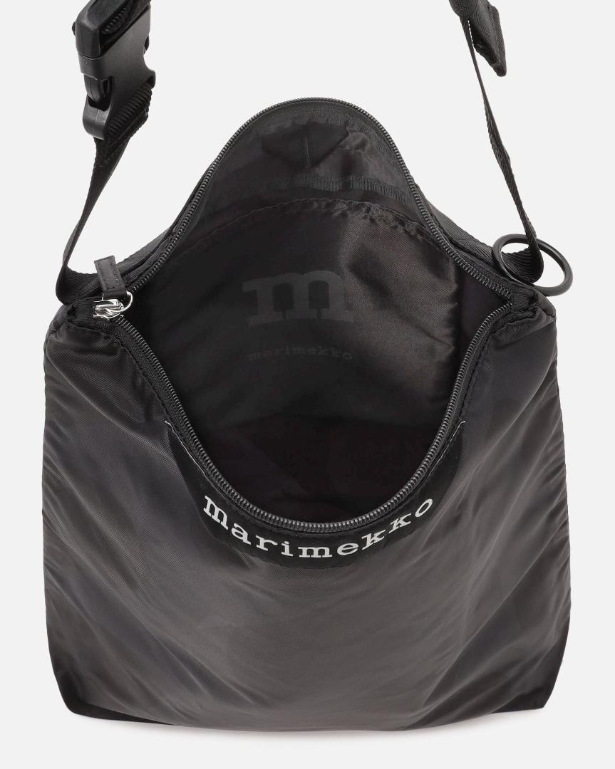完売品　定価17600円マリメッコNeatCrossbodyLinssi バッグ