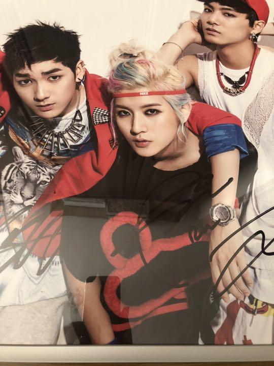 NUEST 【直筆サイン入りポスター❗️】送料込み❗️ - メルカリ 【期間限定】 【直筆サイン入りポスター❗️】送料込み❗️ NUEST ミュージシャン