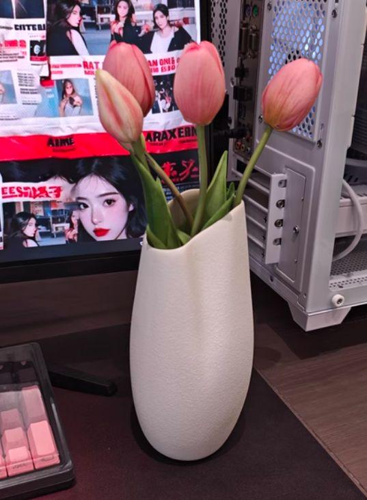 ホワイト陶器のスリム花瓶 中型