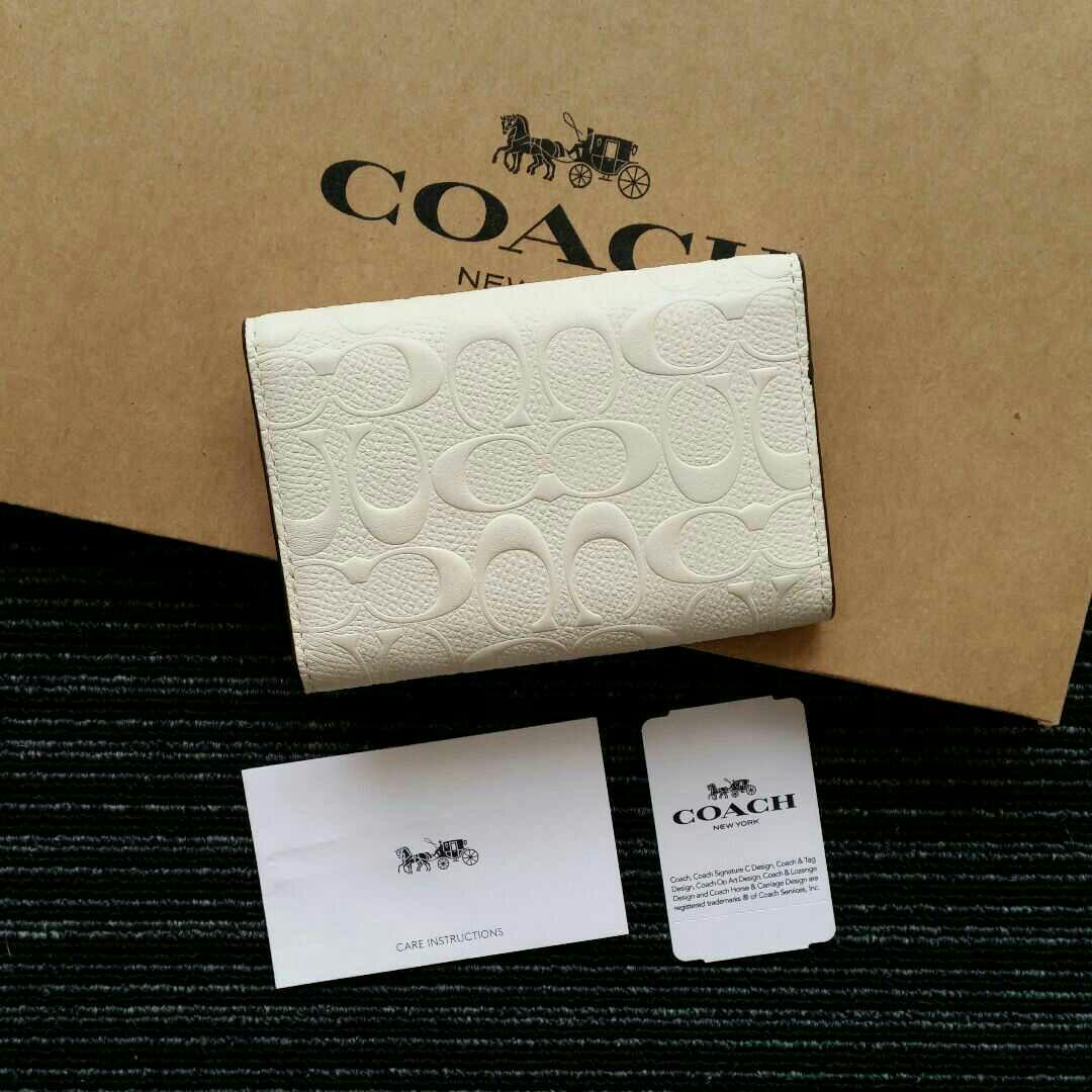 最も優遇 COACH キーケース F73603 新品 ホワイト 最新作モデル レディース 小物