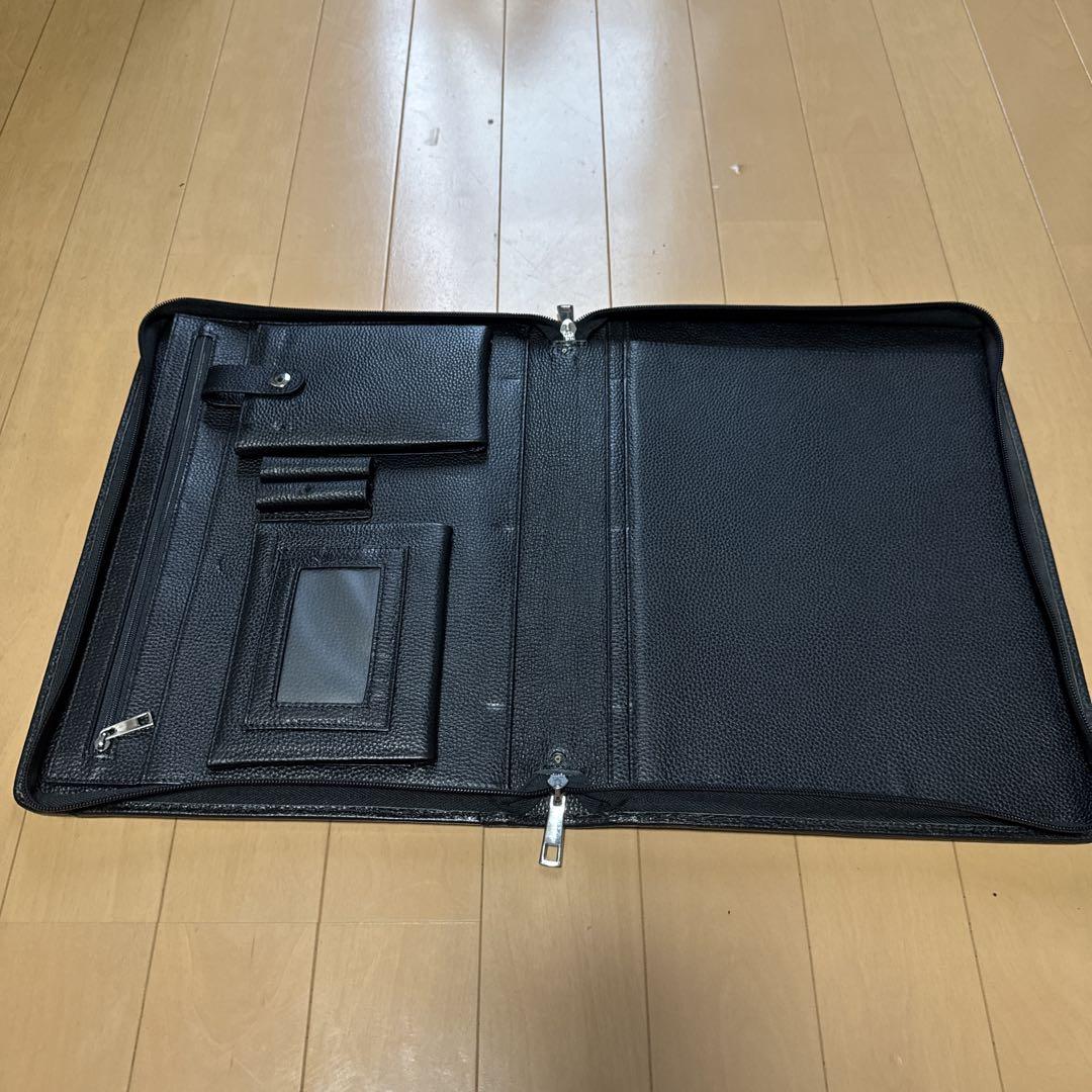 Ａ４ガーメントケース　ブラックレザー調