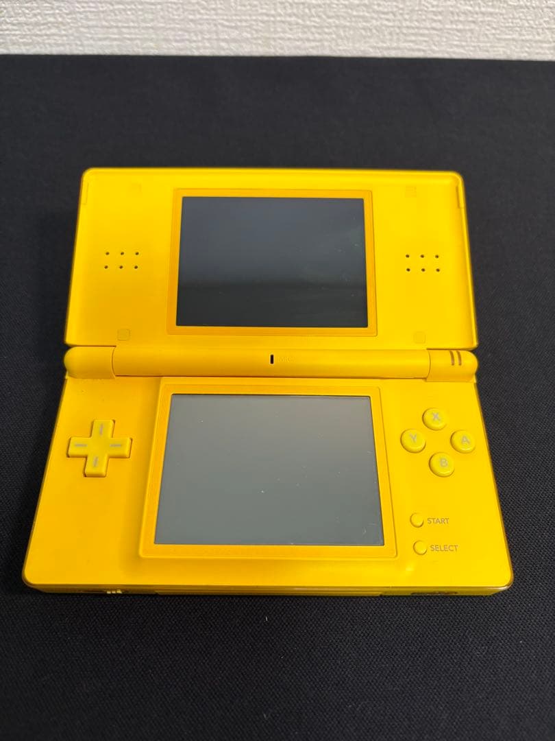 ニンテンドーDS LITE ピカチュウエディション 箱付き ニンテンドーDS LITE ピカチュウエディション 箱付き