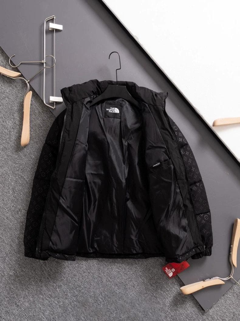 極美品✨ノースフェイス ×LV コラボ 1996 レトロダウンジャケット 黒 極美品✨ノースフェイス ×LV コラボ 1996 レトロダウンジャケット 黒