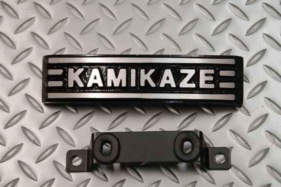 【メーカー直売】 送料無料】マイキー仕様カミカゼミツマタカバーエンブレム パーツ
