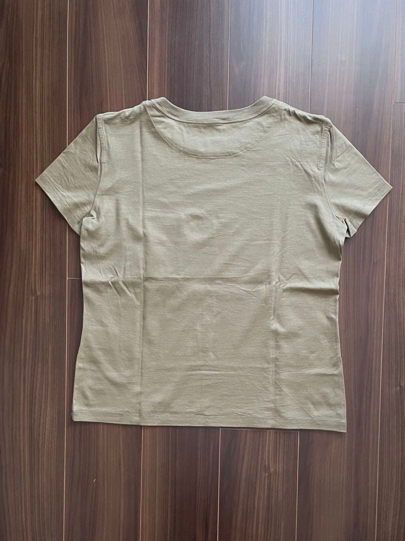 【美品】エルメス HERMES Tシャツ カーキ 40サイズ 【美品】エルメス HERMES Tシャツ カーキ 40サイズ
