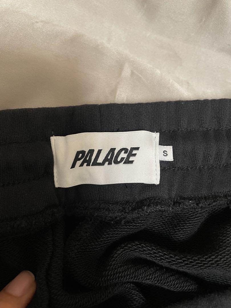 PALACE 黒 ショートパンツ