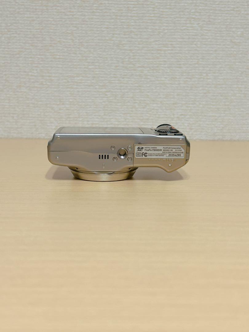 FUJIFILM FinePix F800EXR 光学20倍 シャンパンゴールド