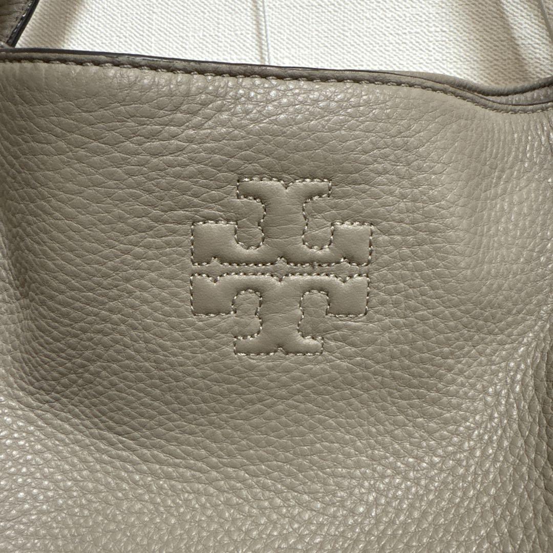 TORY BURCH グレー タッセル付き レザートートバッグ Tory Burch グレージュ レザー トートバッグ - メルカリ