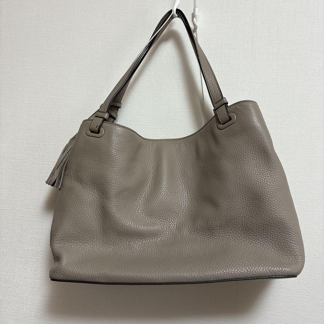 TORY BURCH グレー タッセル付き レザートートバッグ Tory Burch グレージュ レザー トートバッグ - メルカリ