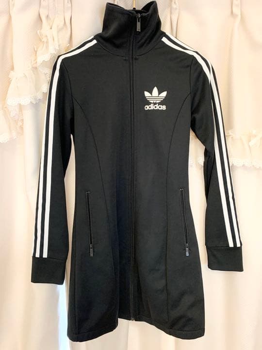 メルカリ アディダスオリジナルス ジャージワンピース ミニワンピース 6 800 中古や未使用のフリマ