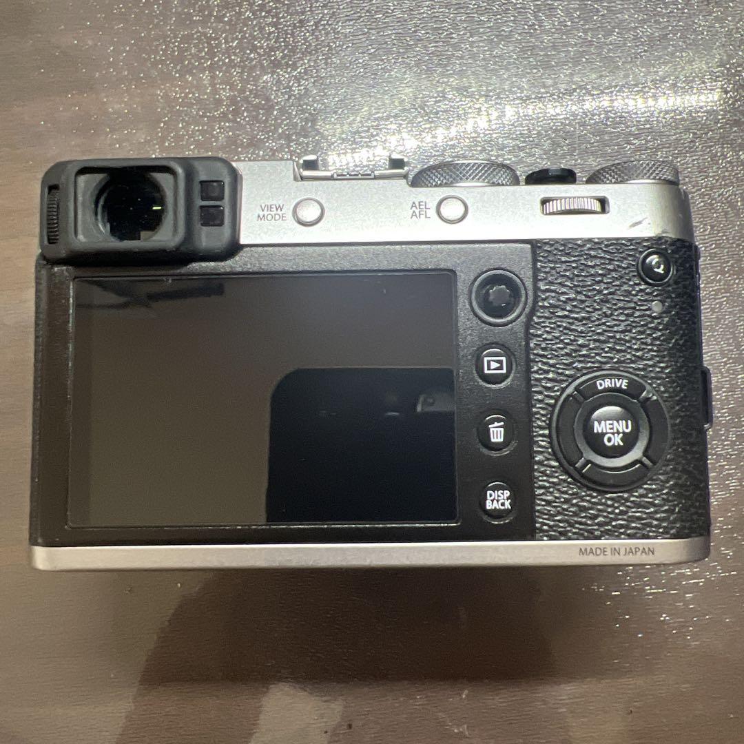 FUJIFILM X100F ※難あり(EVF使用時) FUJIFILM X100F シルバー【※EVF使用時難有り】