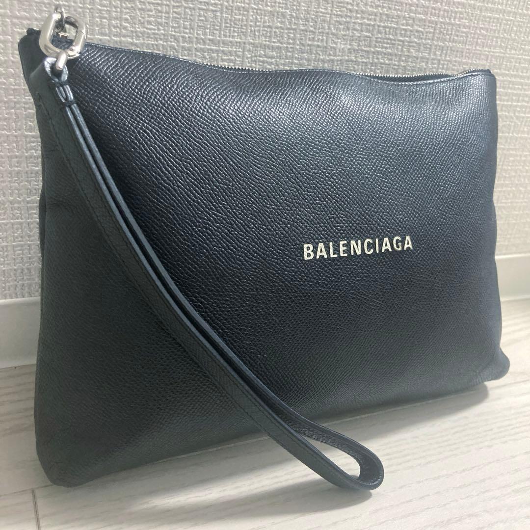 マチあり バレンシアガ クラッチバッグ エブリデイ ハンドル ロゴ 黒BALENCIAGA