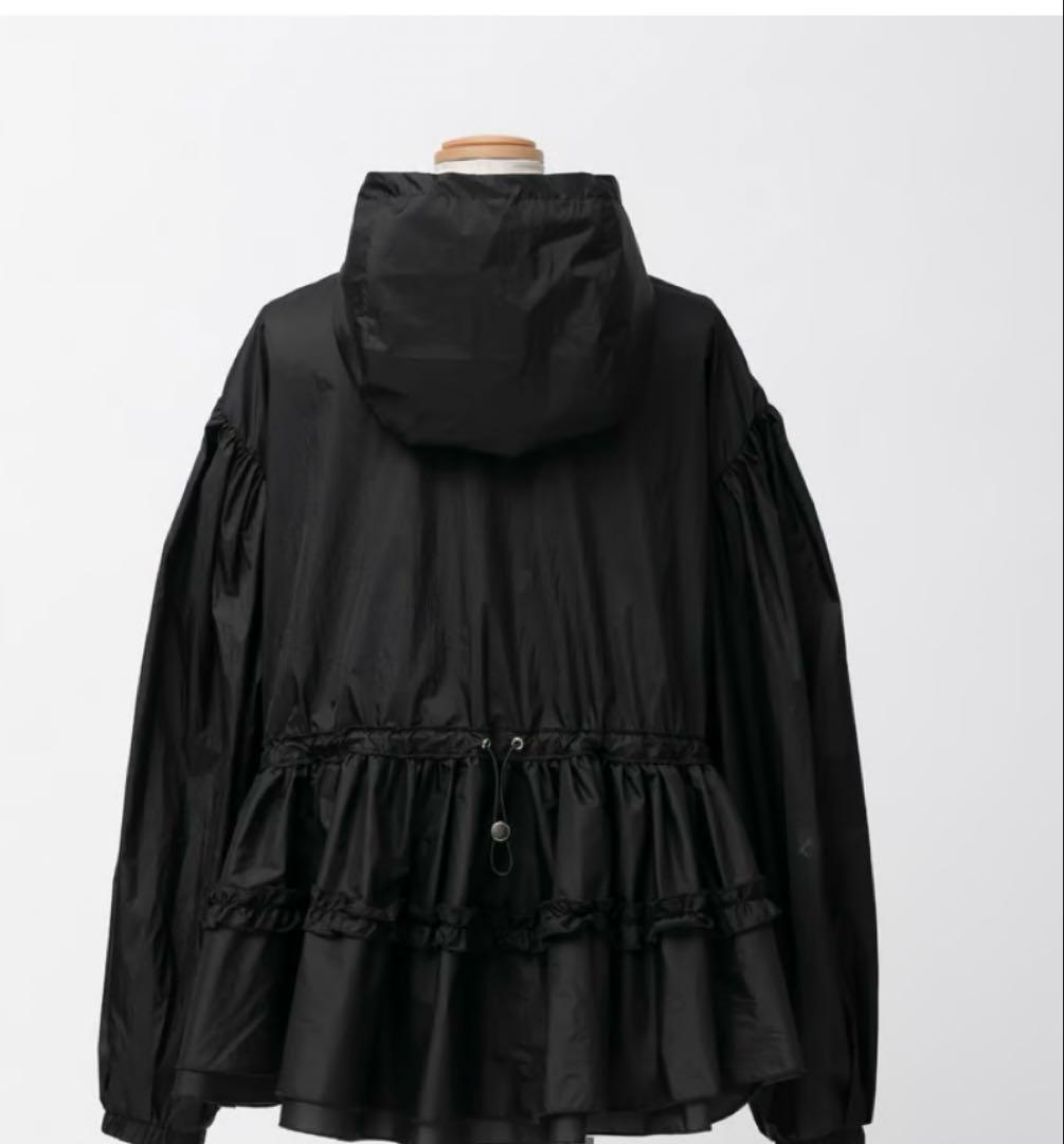 【美品】elu. UVcut パーカー 黒 Daisy gather peplum UVcut sheer Parker -black-