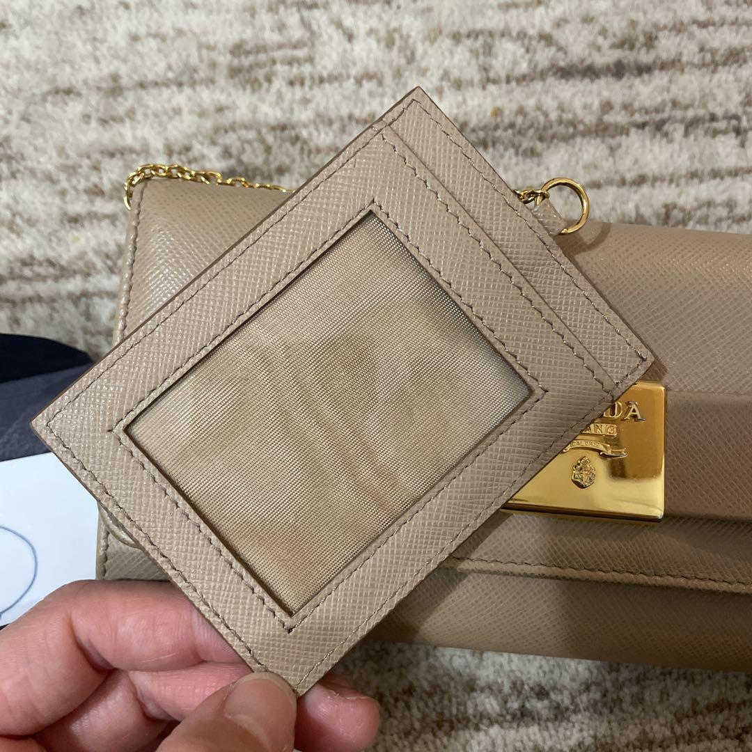 PRADA 長財布　ベージュ