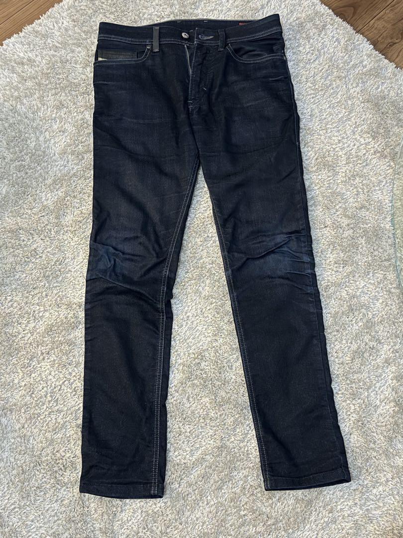 Diesel Tepphar ダークブルー デニムパンツ