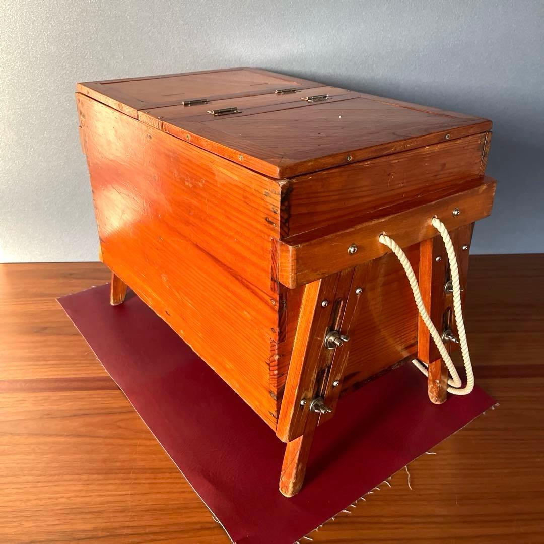 【紀州釣り】 釣り用箱 椅子 2本竿立て付き 木製 蓋付き クーラーボックス 【紀州釣り】 釣り用箱 椅子 2本竿立て付き 木製 蓋付き クーラーボックス