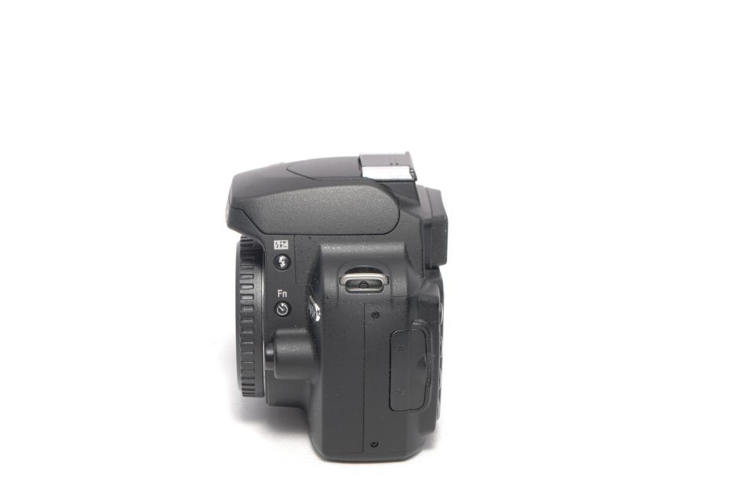 美品⭐️Nikon D3100⭐️簡単操作⭐️スマホ転送♪⭐️初心者おススメ S数約4800回！Nikon D3100☆初心者向け☆スマホ転送☆すぐ使える