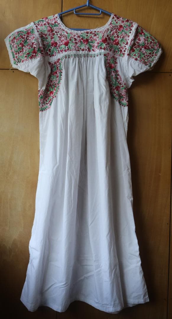 刺繍入りホワイトワンピース.メキシコ オアハカ