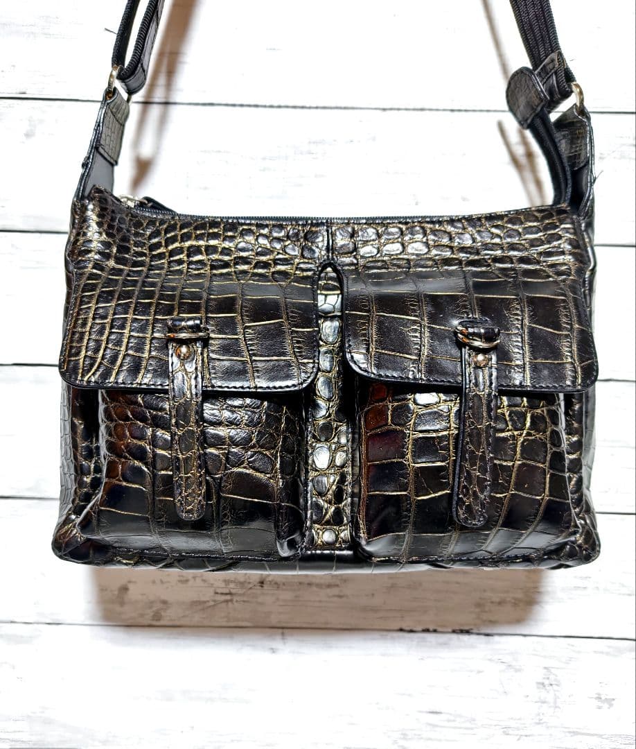 クロコダイル　目地染め　ショルダーバッグ　ブラック　ゴールド