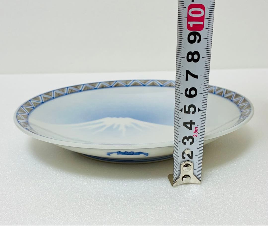 明治 瀬戸焼 千峰園製 名工 伊藤四郎左衛門 吹呉須富岳図(富士山)6寸皿揃い 明治 瀬戸焼 千峰園製 伊藤四郎左衛門 吹呉須富岳図(富士山)6寸