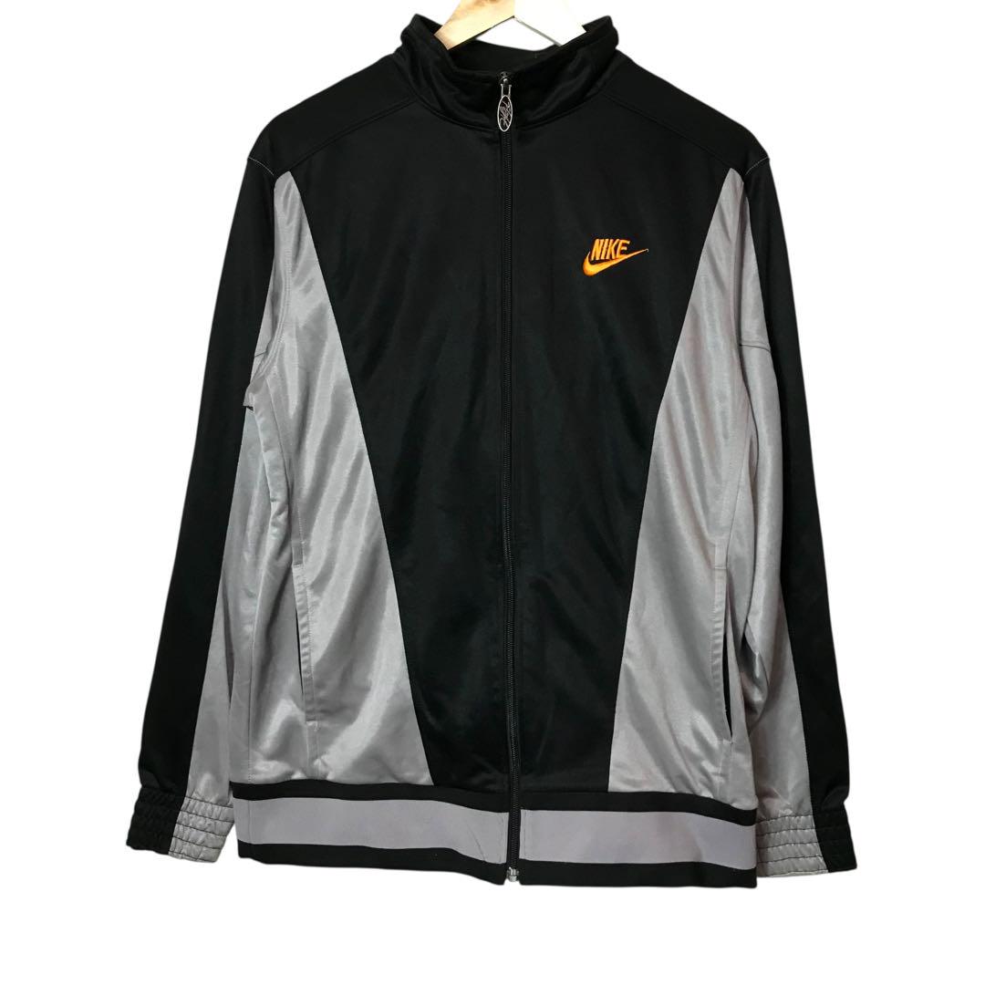 【希少デザイン】　NIKE ナイキ　トラックジャケット　ジャージ　センターロゴ ナイキ トラックジャケット ジャージ 刺繍ロゴ 襟fightロゴ