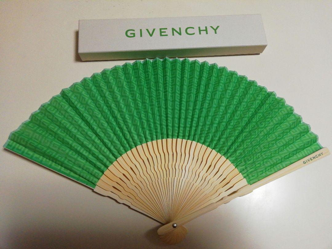 GIVENCHY 扇子