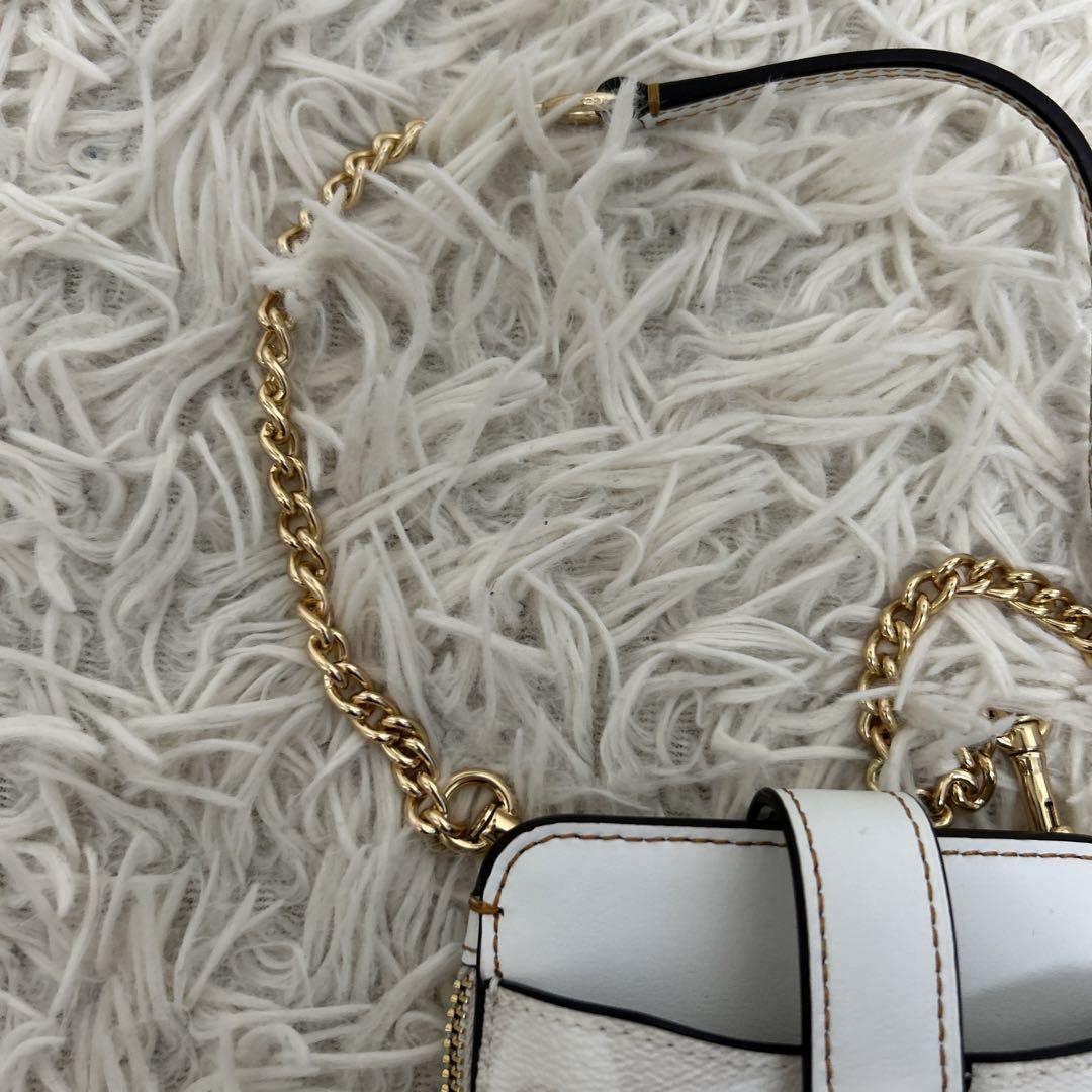 美品 【海外限定レア】COACH コーチ スマホショルダー ハニービー
