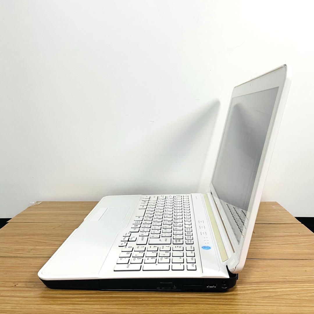 i7/SSD富士通ノートPCメモリ8ギガWindows11 オフィスブルーレイ