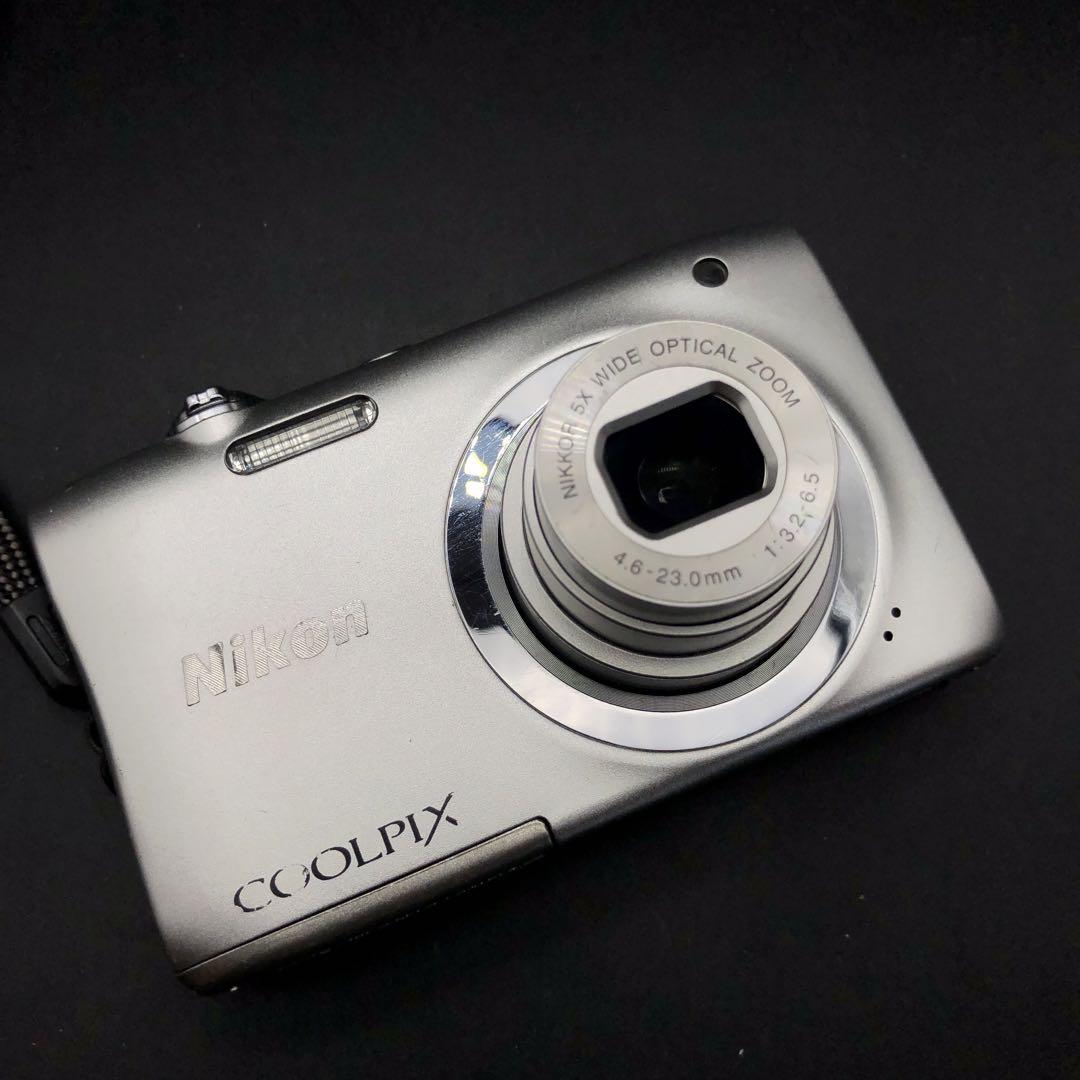 【動作確認済】Nikon COOLPIX A100 ニコンデジカメ　シルバー