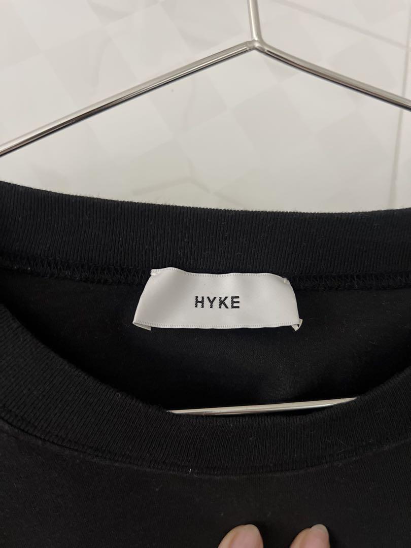 HYKE ルーズフィット 黒 半袖Tシャツ 変形ショート丈