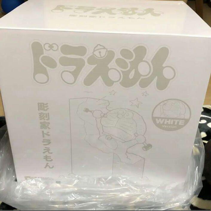 彫刻家ドラえもん White Ver. メディコムトイ