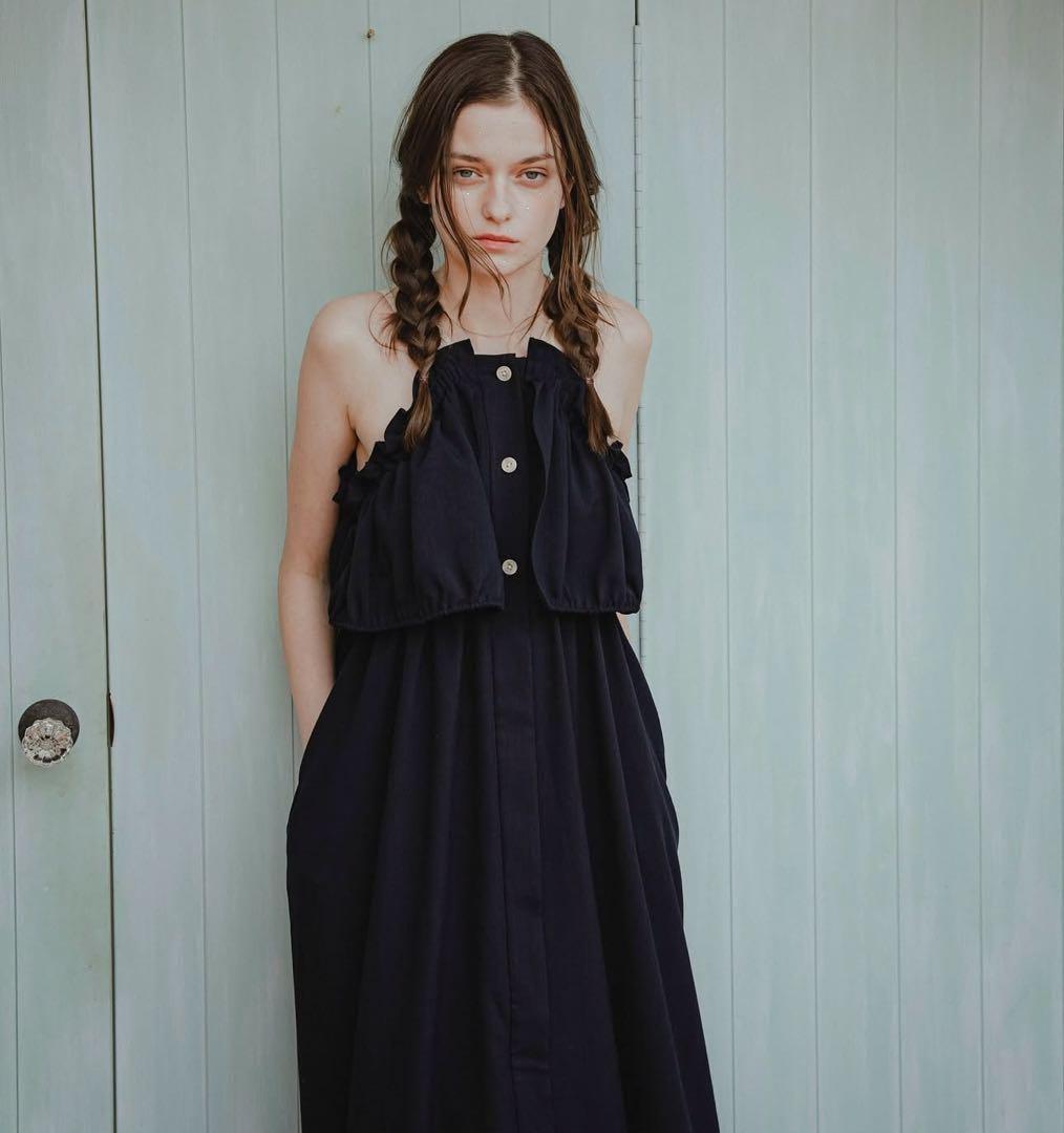 【PINUE】 フリルネックワンピース(NAVY)