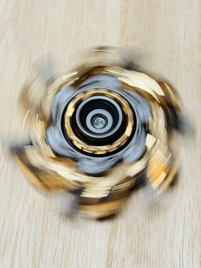 変型メタルゴールド ハンドスピナー ミニ武器 キーホルダー アクセサリ 驚きの激安価格 変型メタルゴールド キーホルダー ミニ武器