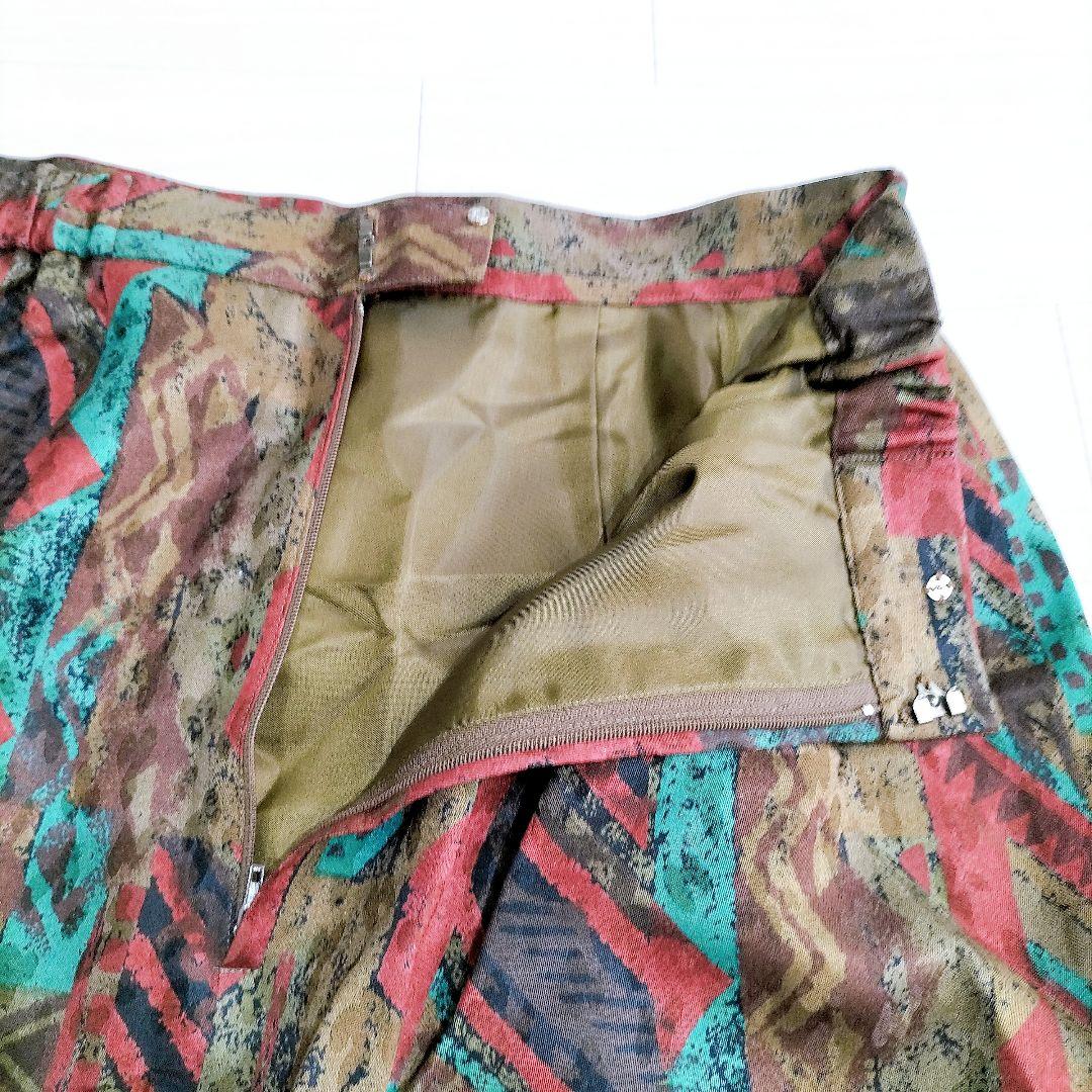 【極美品】　クチュールファイン　昭和レトロデザインボタン総柄スカートセットアップ