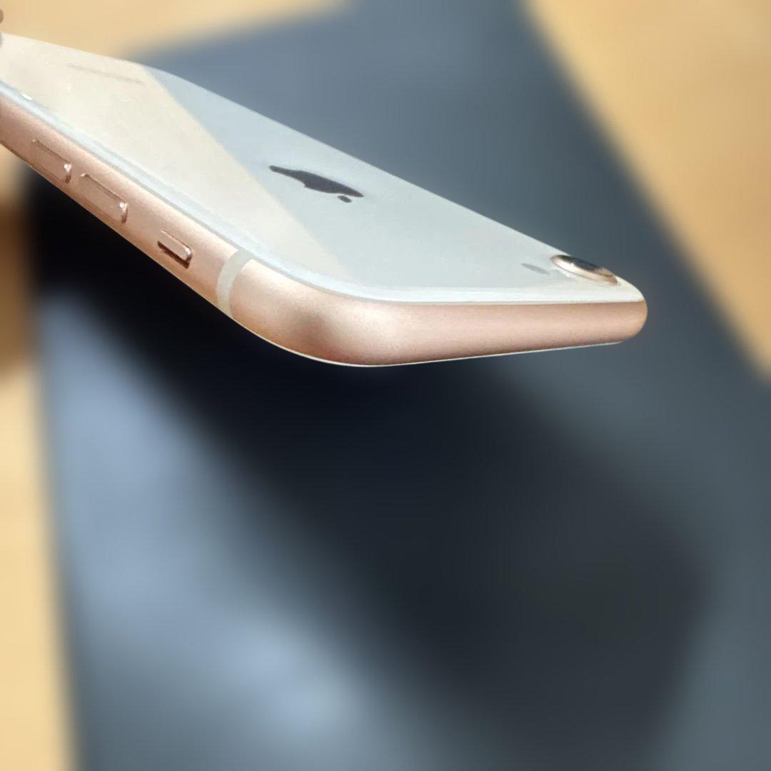 Apple iPhone 8 64GB SIMフリー　バッテリー82% Apple iPhone 8 ゴールド 64GB SIMフリー バッテリー82%