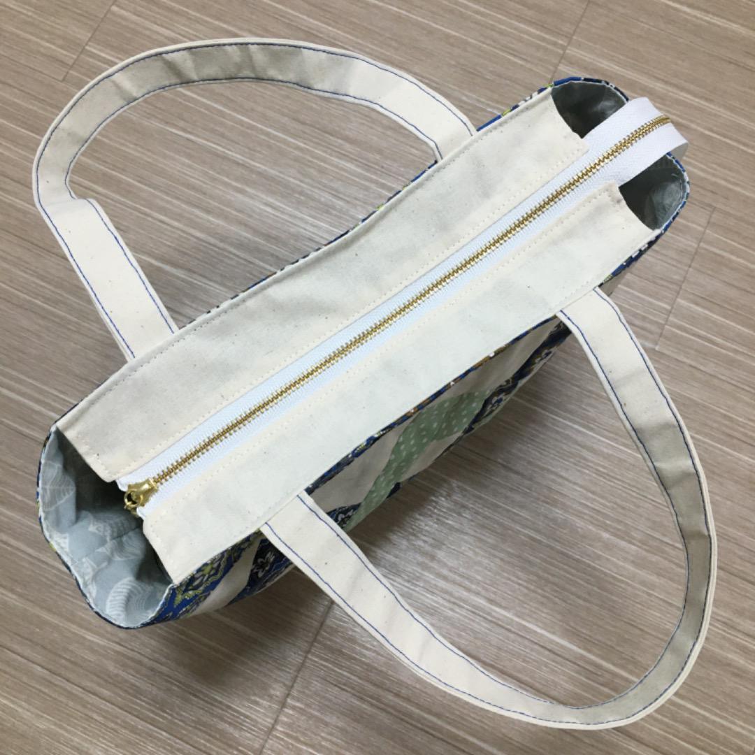 パッチワークのトートバッグ ファスナー付き - メルカリ