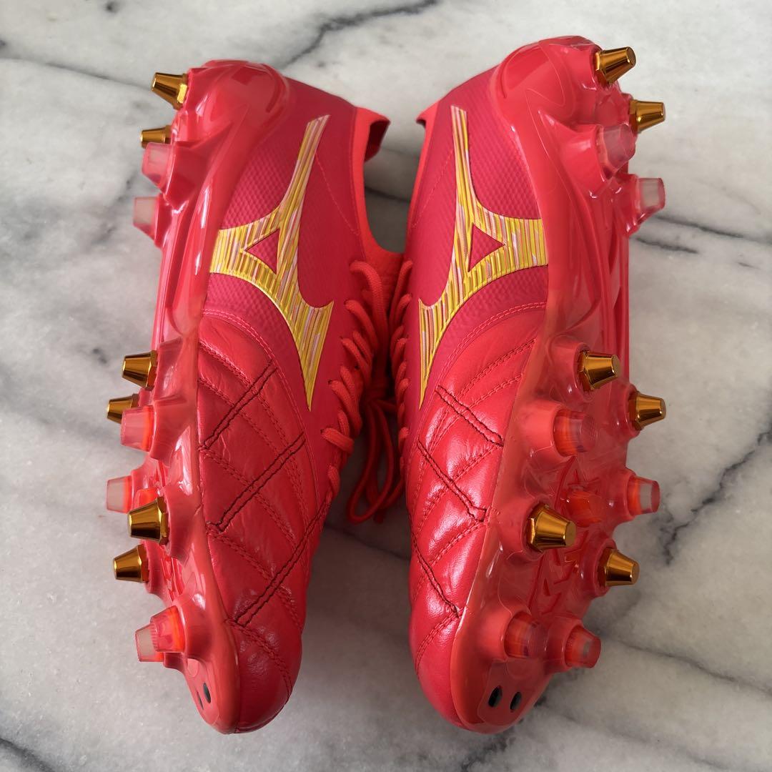 Mizuno Morelia NEO レッド サッカーシューズ