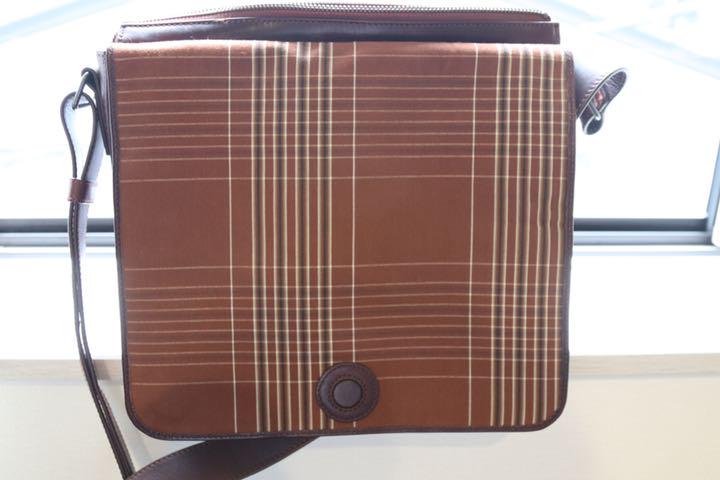 マザーハウス　アンティーク B5 ショルダー　ディープグリーン Antique B5 Shoulder／アンティーク B5 ショルダー – マザー