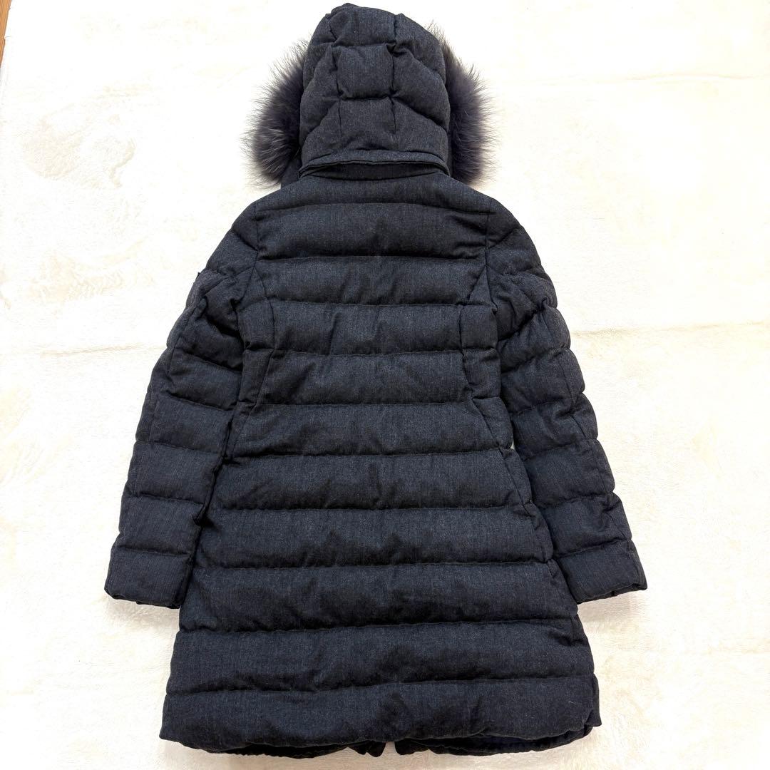 極美品✳︎タトラスラヴィアナLAVIANA大人気ダウンコートダークグレー01正規品 極美品✳︎タトラスラヴィアナLAVIANA大人気ダウンコートダークグレー01正規品