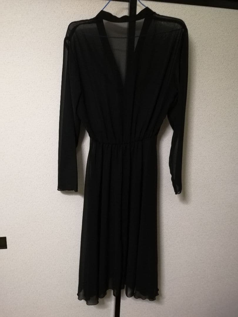 メルカリ シースルーワンピース 黒 ビンテージ ひざ丈ワンピース 700 中古や未使用のフリマ