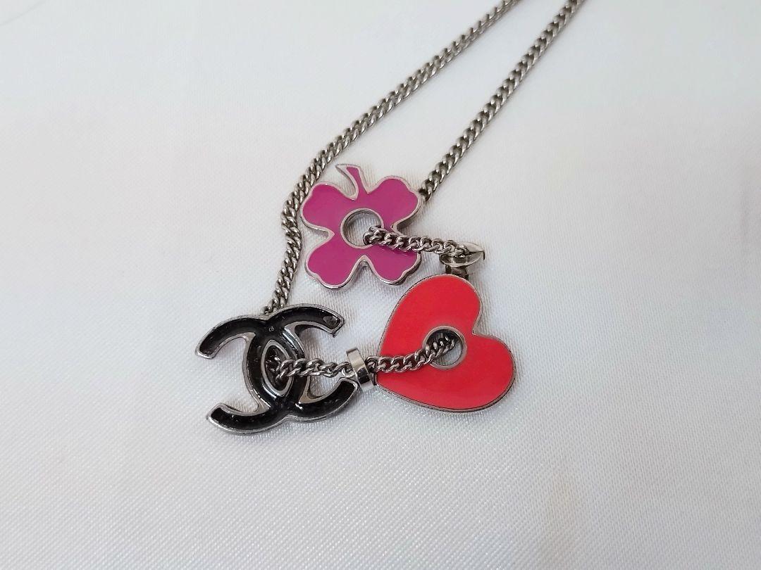 ドキン　シャネル　CHANEL    クローバー　SV   ネックレス CHANEL】シャネル クローバー No.5 アイコン ネックレス – KYOTO