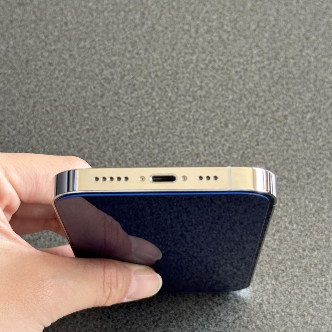 【お値下げ中❗️】美品 iPhone14Pro シルバー 512GB おまけ付 お値下げ中❗️】美品 iPhone14Pro シルバー 512GB おまけ付