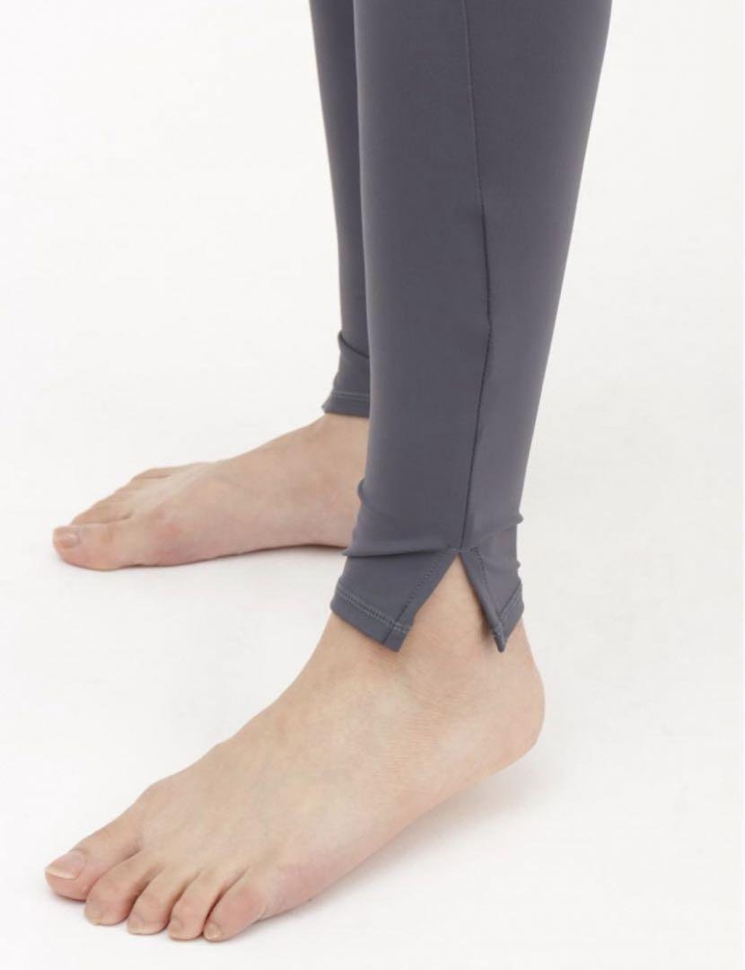 【emmi yoga】 サステナレッチ　ショートブラトップ&レギンスセットグレー