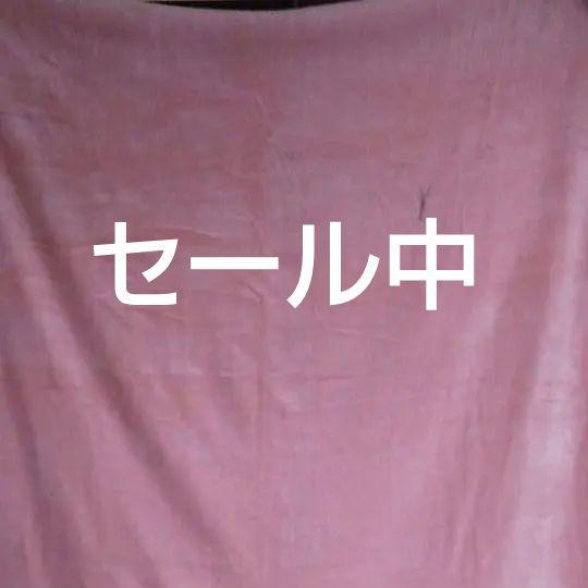 イブサンローランのシーツ、ピンク