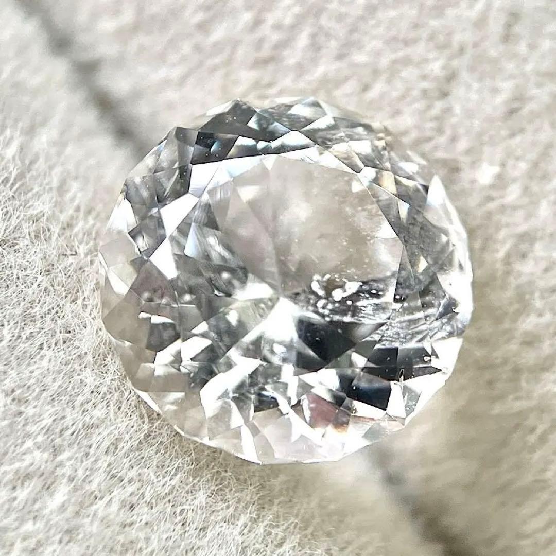 ダンビュライト　ラウンドカット　カスタムカット　特殊カット　ルース