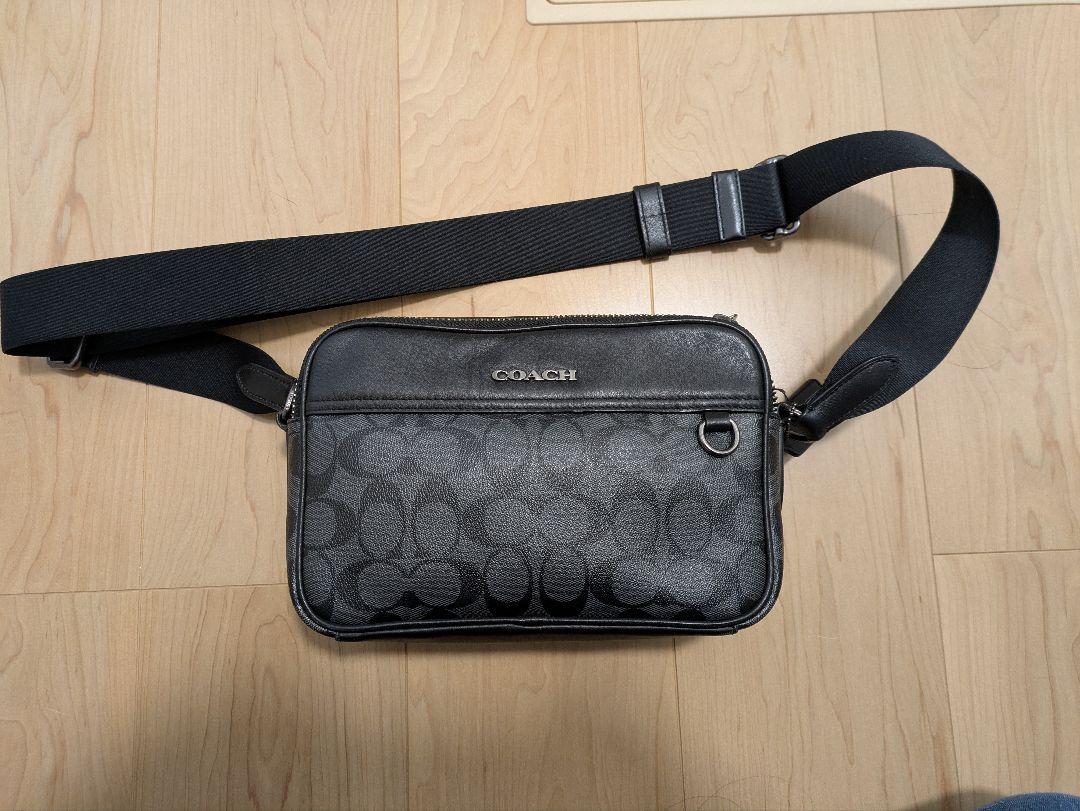 COACH ブラック ショルダーバッグ