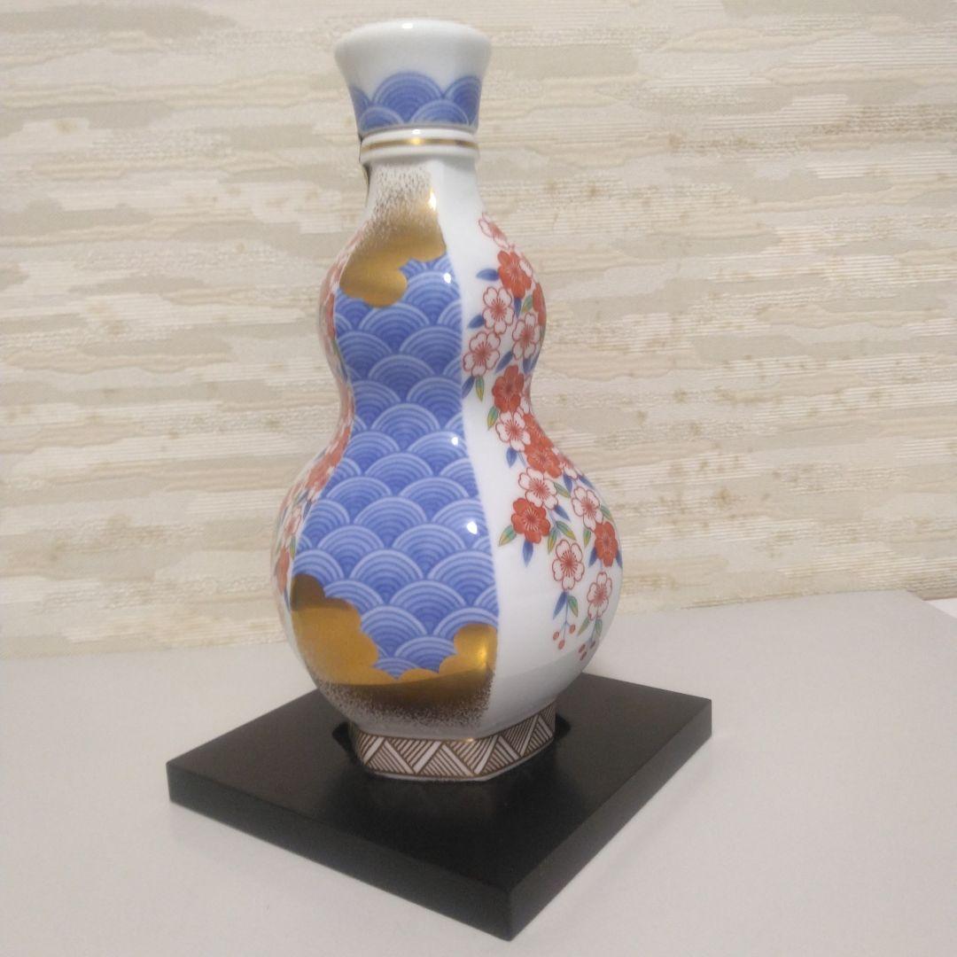 希少！　40年熟成焼酎『古酒繊月』桜花流水文絵瓢箪形　有田焼ボトル【限定品】