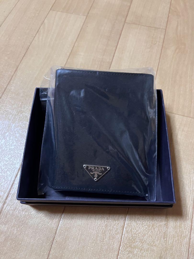 PRADA 三つ折財布